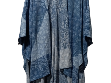 Blue & White Shawl Clothes Mentor, Size Onesize on Sale