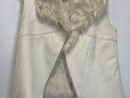 Vest Faux Fur & Sherpa By Jennifer Lopez  Size: M Online now