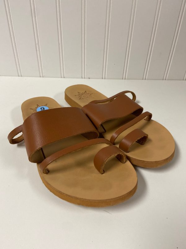 Brown Sandals Flats Clothes Mentor, Size 6 on Sale