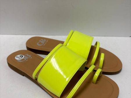 Yellow Sandals Flats Gianni Bini, Size 6.5 Online Hot Sale