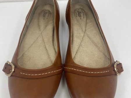 Brown Shoes Flats Bass, Size 8 Supply